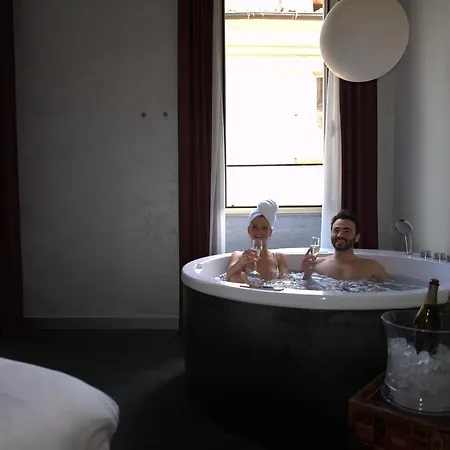 Guest house Irooms Jacuzzi 2*