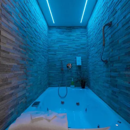 Irooms Jacuzzi 2*