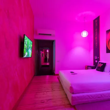 招待所 Irooms Jacuzzi