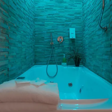 Irooms Jacuzzi Pensionat 2*