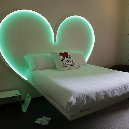 Irooms Jacuzzi 2* Rom