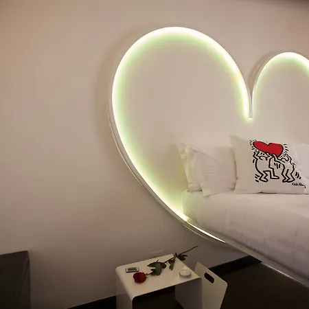 Irooms Jacuzzi Gæstehus