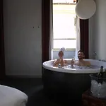 Pensionat Irooms Jacuzzi 2*