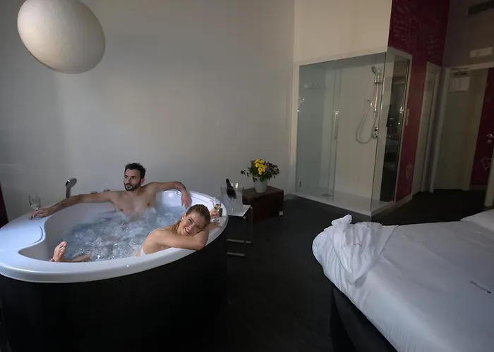 Irooms Jacuzzi 2*